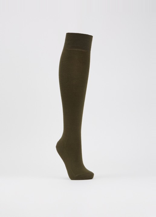 Falke Softmerino kniekousen in wolblend - voorkant 2 mosgroen