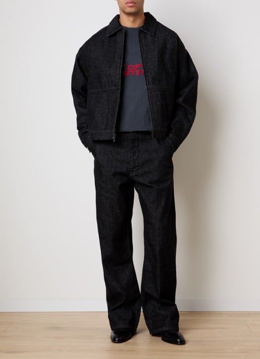 Fear of God Essentials Flared jeans met donkere wassing en backprint - voorkant 2 zwart