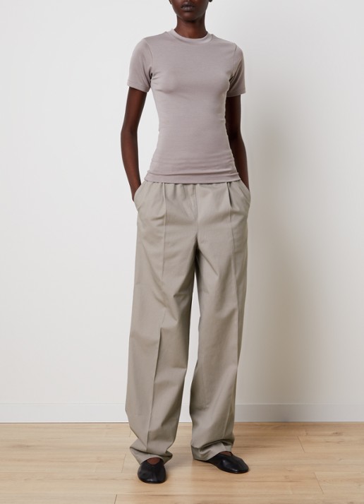 Fear of God Essentials High waist loose fit broek met steekzakken - voorkant 4 donkerbeige