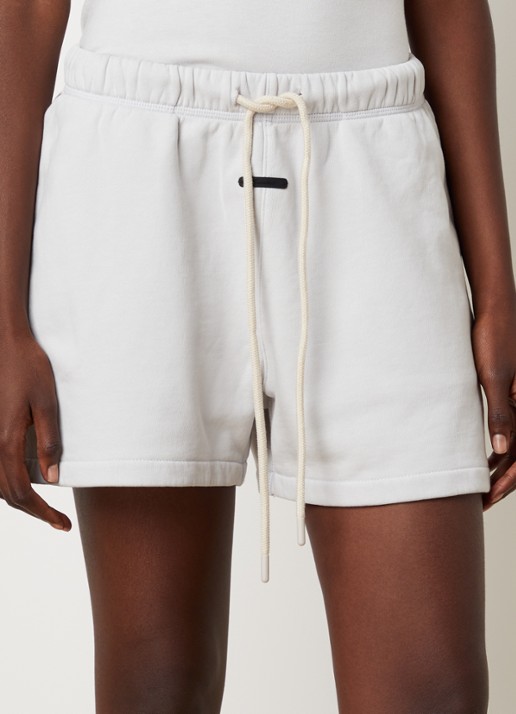 Fear of God Essentials High waist straight fit korte joggingbroek met steekzakken