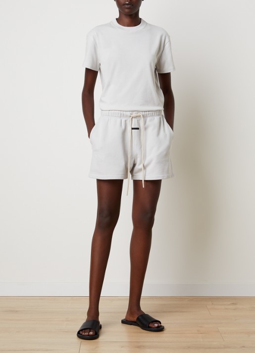 Fear of God Essentials High waist straight fit korte joggingbroek met steekzakken - voorkant 4 lichtblauw