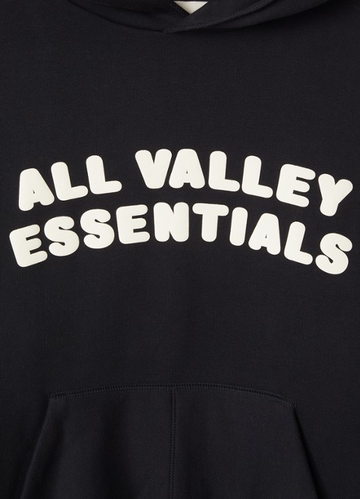 Fear of God Essentials Hoodie met front- en backprint - detail zwart