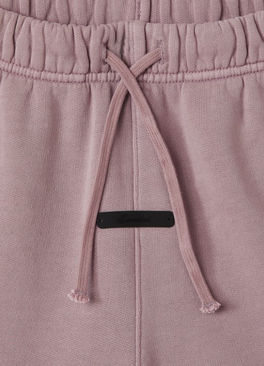 Fear of God Essentials Loose fit korte joggingbroek met logo - detail oudroze