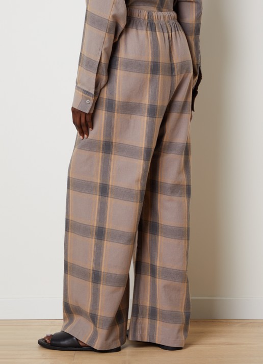 Fear of God Essentials Mid waist flared fit lounge joggingbroek met ruitdessin - achterkant donkerbeige