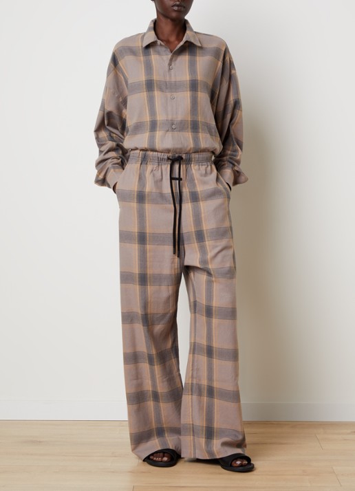 Fear of God Essentials Mid waist flared fit lounge joggingbroek met ruitdessin - voorkant 5 donkerbeige