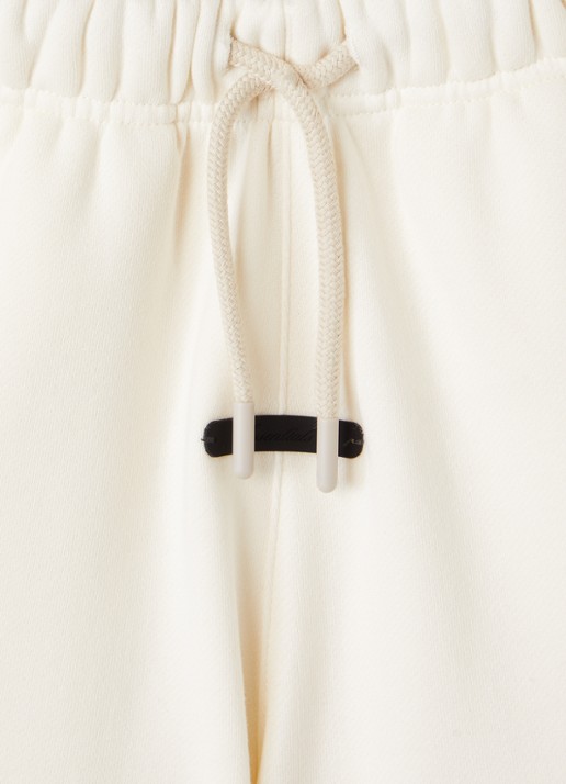Fear of God Essentials Straight fit korte joggingbroek met logo - detail 2 creme