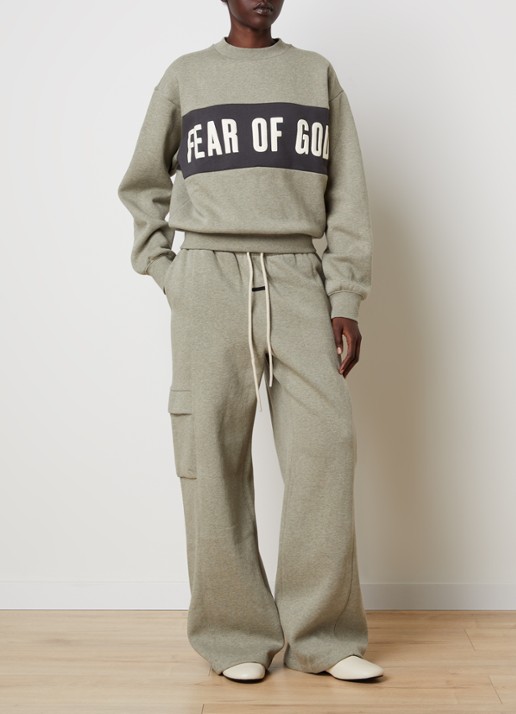 Fear of God Essentials Sweater met logo- en backprint - voorkant 2 grijsmele