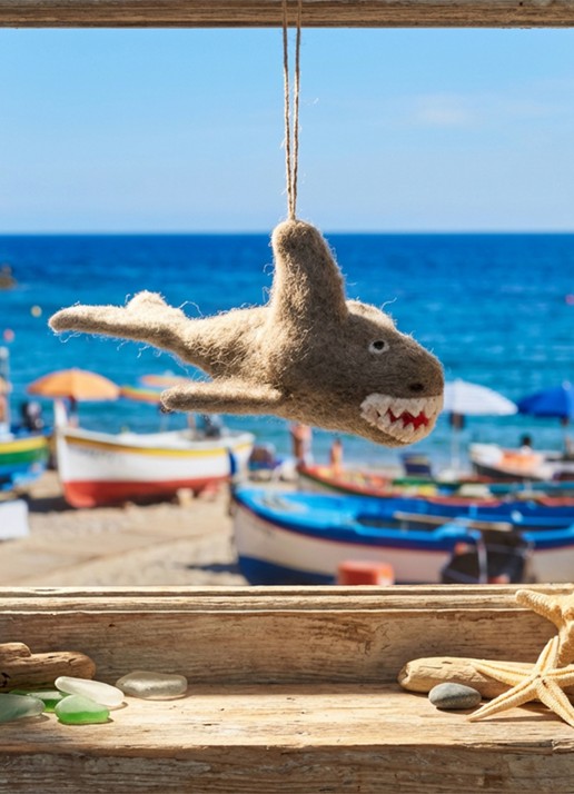 Felt So Good Megaladon Shark kersthanger 7,5 cm - voorkant 2 grijs