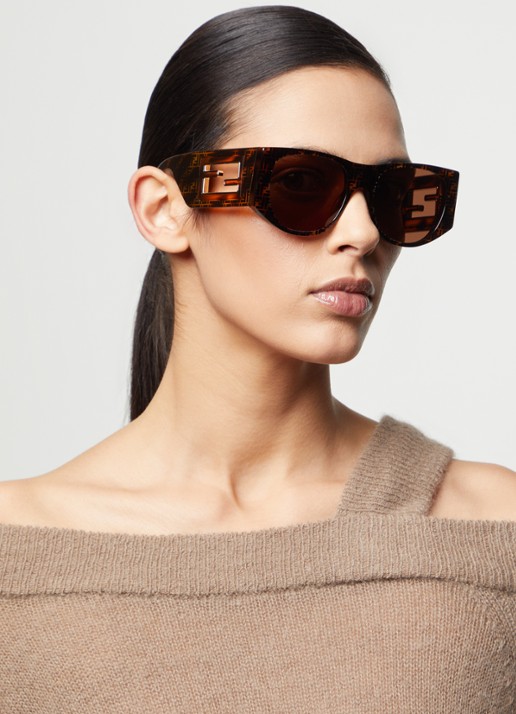 Fendi Zonnebril FE40109I - voorkant 5 bruin