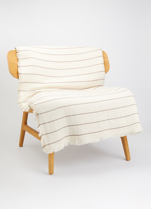 ferm LIVING Aires bedsprei van  katoen 250 x 240 cm - voorkant 2 beige