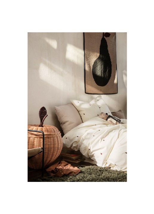 ferm LIVING Apple Braided Large opbergmand 52 cm - voorkant 3 lichtbruin