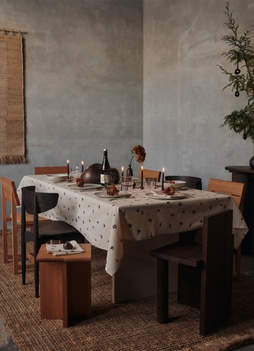 ferm LIVING Baies tafelkleed 240 x 150 cm - detail 3 chocoladebruin