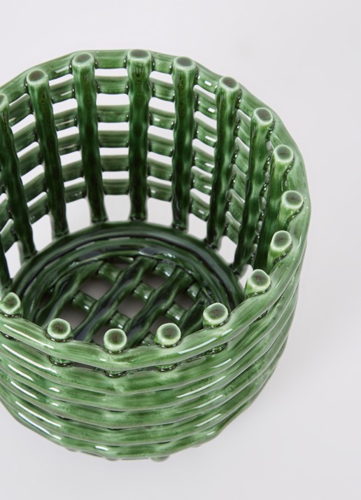 ferm LIVING Ceramic Basket S bloempot voor binnen Ø16 cm - detail 2 groen