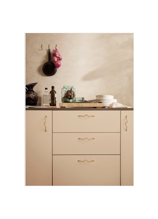 ferm LIVING Curvature handgreep van messing - voorkant 3 goud