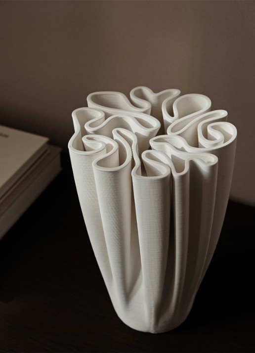 ferm LIVING Dedali vaas 25 cm - voorkant 2 gebroken wit