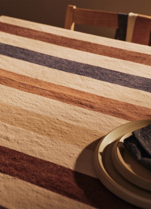 ferm LIVING Hale tafelkleed in linnenblend 150 x 240 cm - voorkant 2 multicolor