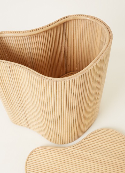 ferm LIVING Isola bijzettafel 50 x 46 cm - voorkant 2 zand