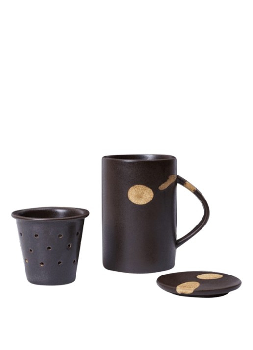 ferm LIVING Koyo mok met infuser 40 cl - detail donkerbruin