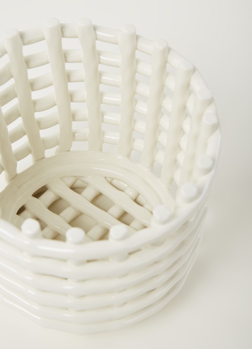 ferm LIVING Mand S van keramiek 15 cm - detail 3 gebroken wit
