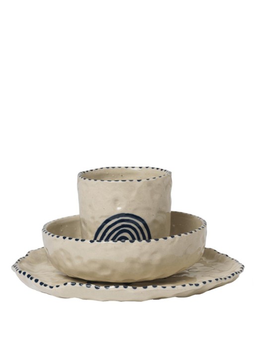 ferm LIVING Naive Ceramic serviesset  - voorkant blauw