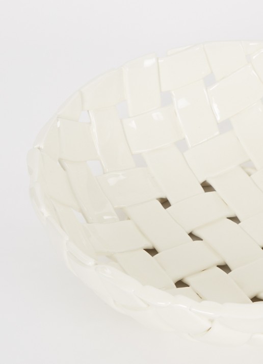 ferm LIVING Plait schaal 30 cm - voorkant 2 gebroken wit
