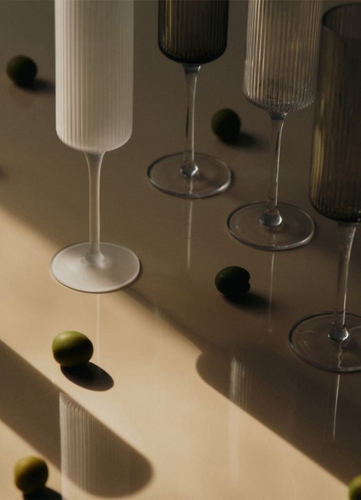 ferm LIVING Ripple champagneglas 15 cl set van 2 - voorkant 2 wit