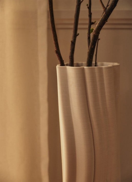 ferm LIVING Rylith vaas 70 cm - voorkant 2 gebroken wit