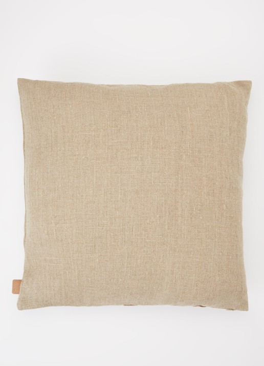 ferm LIVING Senti sierkussen in linnenblend 50 x 50 cm  - detail beige