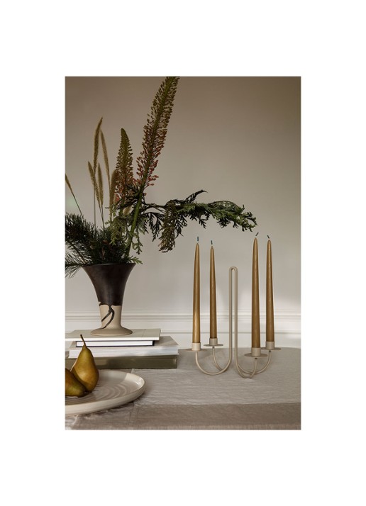 ferm LIVING Sway kandelaar 30 cm - voorkant 3 beige