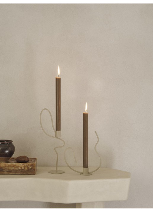 ferm LIVING Valse kandelaar 18,4 cm - voorkant 2 beige