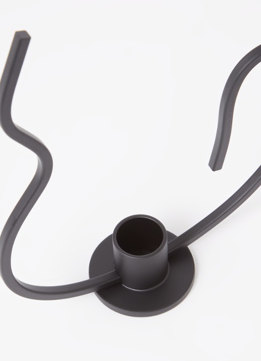 ferm LIVING Valse Low kandelaar 18,4 cm - voorkant 2 zwart