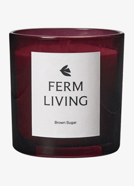 ferm LIVING Vitto geurkaars 830 gram - voorkant 4 paars