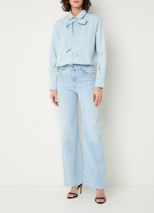 Fifth House Mette blouse van denim met borstzak en sjaalkraag - voorkant 4 lichtblauw