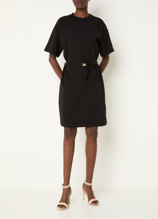 Fifth House Oxsana mini jurk met logoborduring en strikceintuur - voorkant 4 zwart