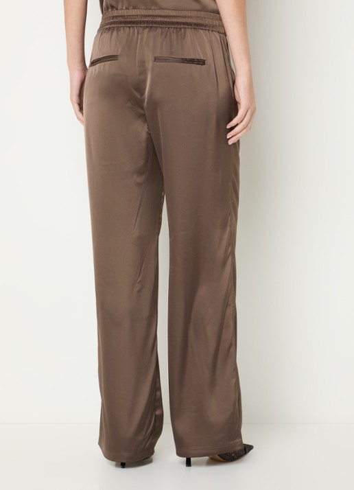 Fifth House Pomeline high waist straight fit pantalon van satijn - achterkant bruin