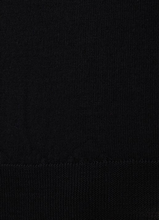Filippa K Merino fijngebreide pullover met ronde hals - detail zwart