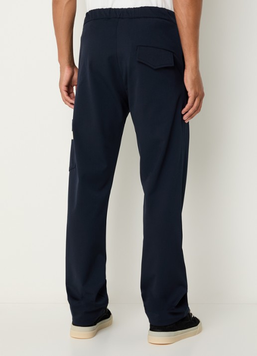 FLÂNEUR Atelier loose fit pantalon met opgestikte zak - achterkant donkerblauw