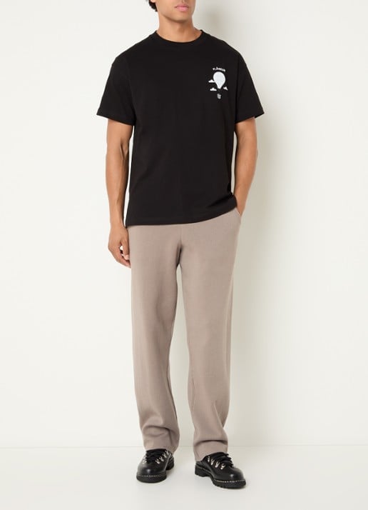 FLÂNEUR Atelier straight fit broek met logo en steekzakken - voorkant 5 taupe