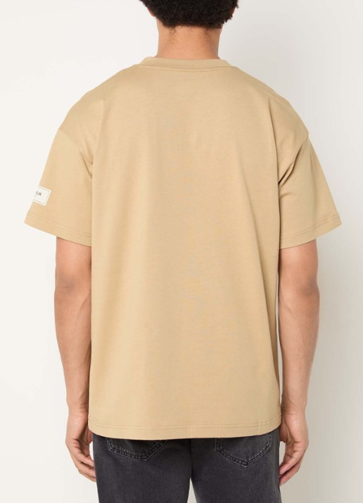 FLÂNEUR Atelier T-shirt met logo - achterkant 3 camel
