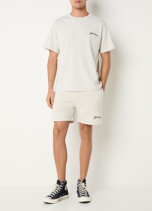 FLÂNEUR Signature straight fit korte joggingbroek met logo - voorkant 2 grijsmele