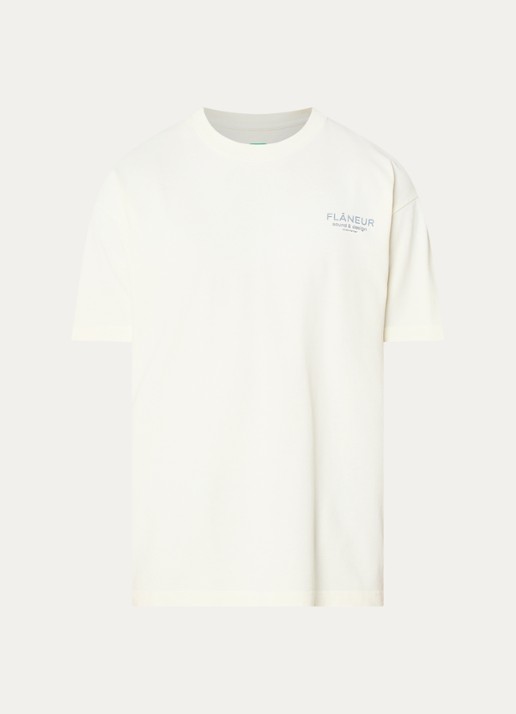 FLÂNEUR Sound & Design Studio Member T-shirt met logo- en backprint - voorkant 3 gebroken wit