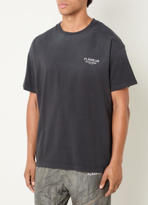 FLÂNEUR Sound & Design Studio Member T-shirt met logo- en backprint - achterkant 2 antraciet