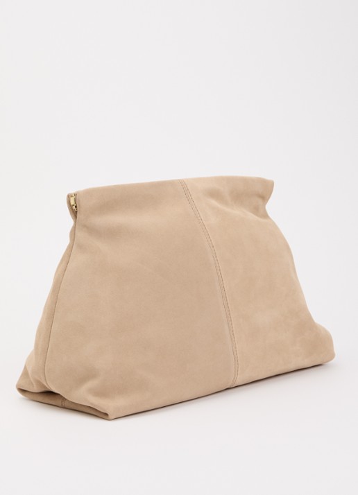 Flattered Clay clutch van kalfssuède - achterkant zand