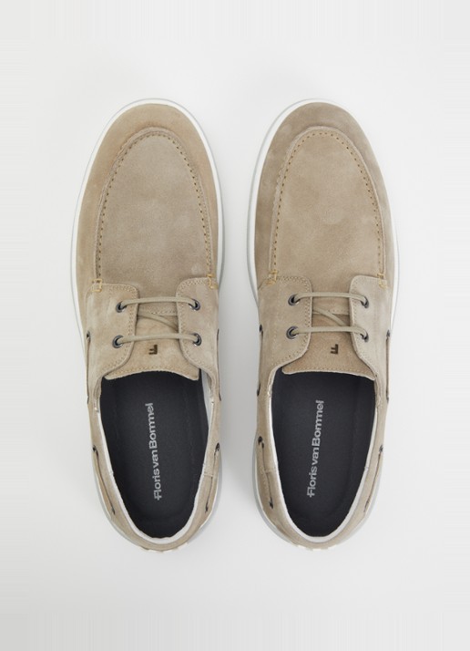 Floris van Bommel De Booter 01.02 bootschoen van suède - detail 2 donkerbeige