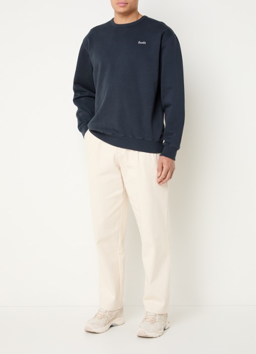 forét Noon sweater met logoborduring - voorkant 2 donkerblauw