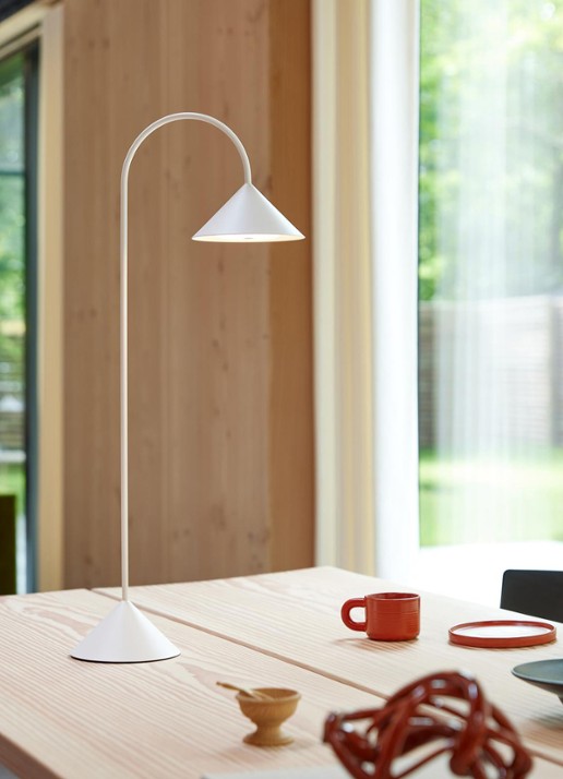 Frandsen Grasp draagbare tafellamp 72 cm - voorkant 2 wit