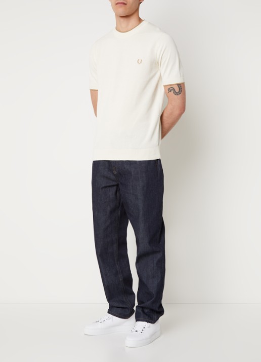 Fred Perry Regular fit polo van piqué katoen met logoborduring - voorkant 3 gebroken wit