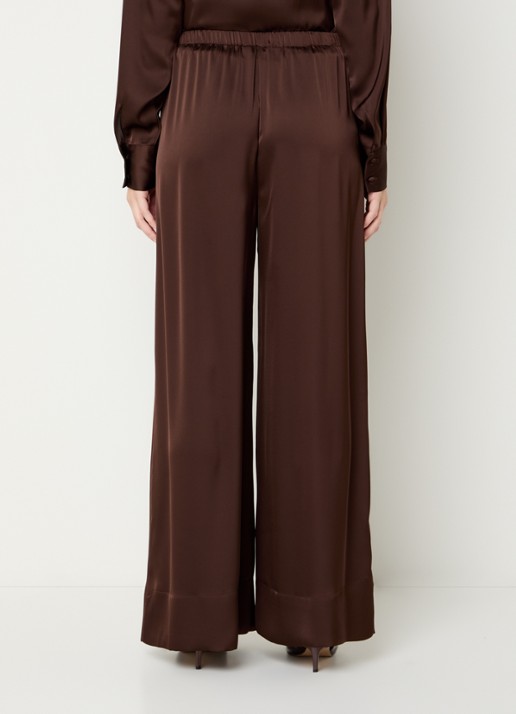French Connection Bernadetta high waist wide fit pantalon van satijn met steekzakken - achterkant donkerbruin