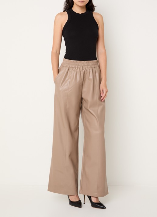 French Connection High waist wide fit broek van imitatieleer - voorkant 3 donkerbeige