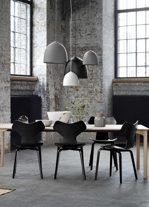 Fritz Hansen Grand Prix Chair Wood stoel gekleurd essen - detail 3 zwart